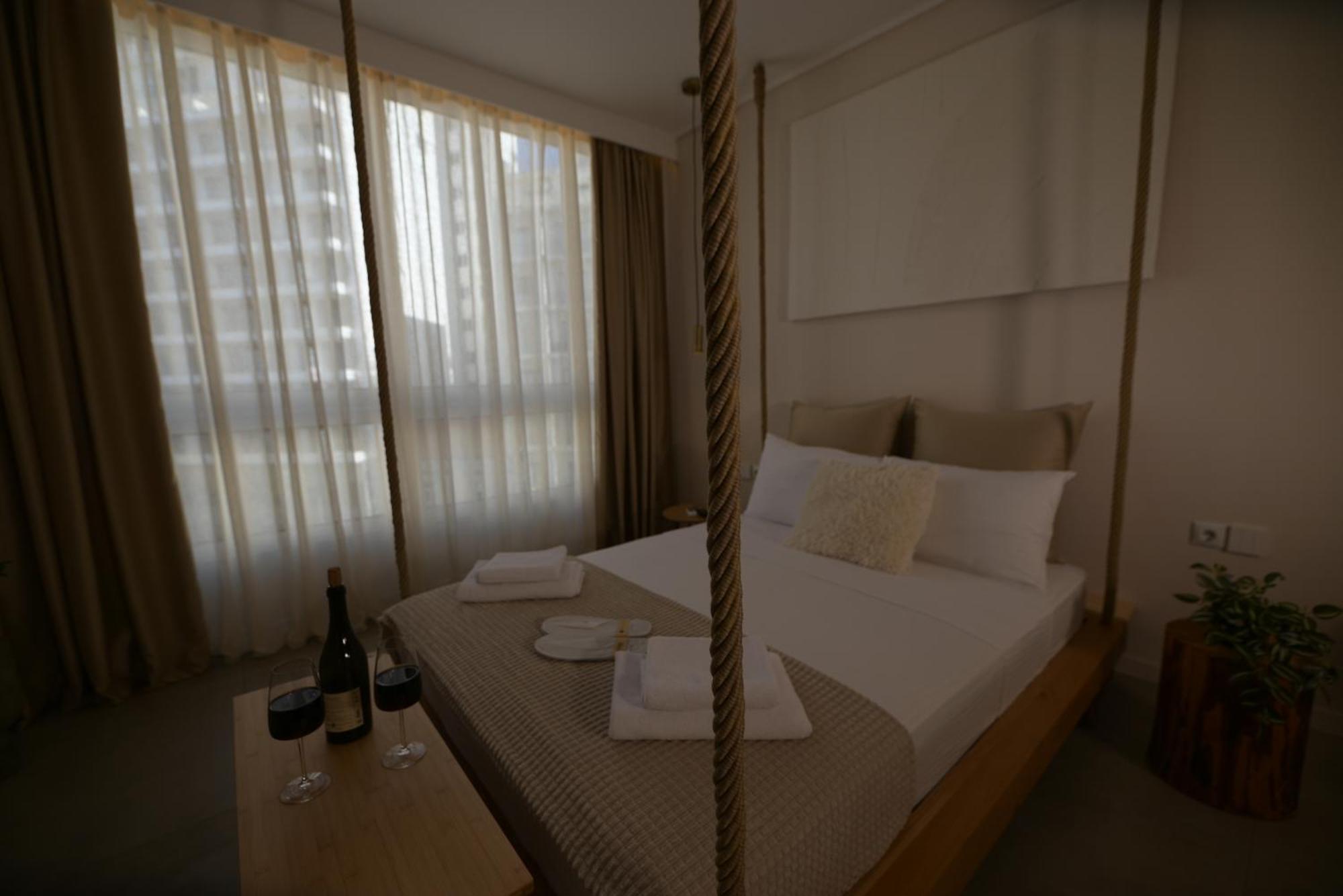 Host - Urban Boho Apartment Athens